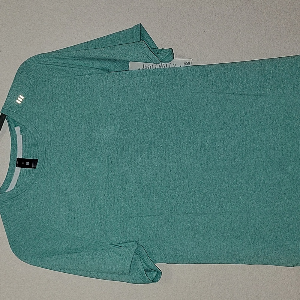 Mens lululemon top